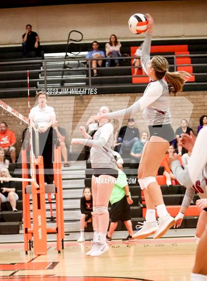 Thumbnail 1 in Desert Ridge @ Corona del Sol photogallery.