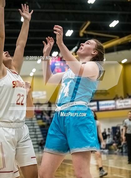 Thumbnail 2 in Espanola Valley vs. Cleveland (Capital City Tournament) photogallery.