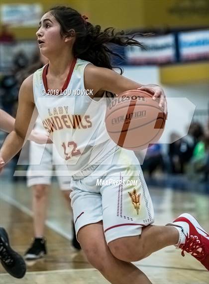 Thumbnail 2 in Espanola Valley vs. Cleveland (Capital City Tournament) photogallery.