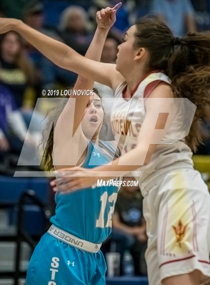 Thumbnail 1 in Espanola Valley vs. Cleveland (Capital City Tournament) photogallery.