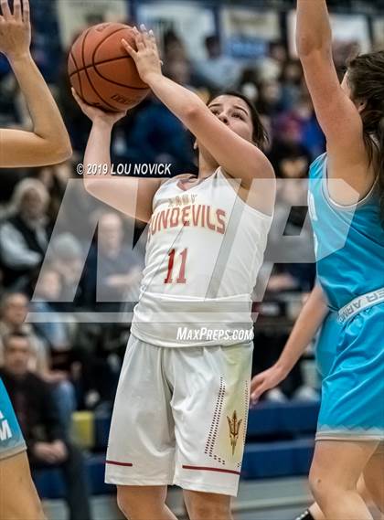 Thumbnail 2 in Espanola Valley vs. Cleveland (Capital City Tournament) photogallery.