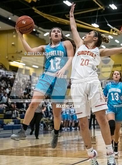 Thumbnail 3 in Espanola Valley vs. Cleveland (Capital City Tournament) photogallery.