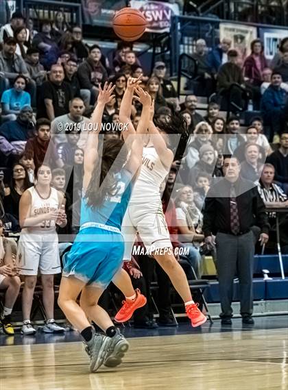 Thumbnail 3 in Espanola Valley vs. Cleveland (Capital City Tournament) photogallery.