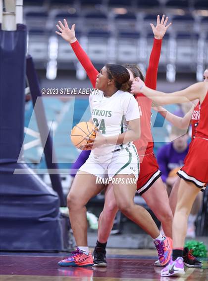 Thumbnail 2 in Glenwood Springs vs. George Washington (CHSAA 5A Great 8) photogallery.