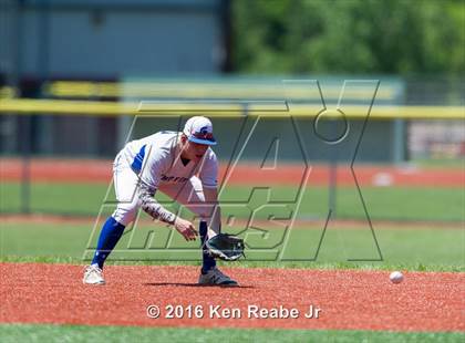 Thumbnail 3 in Hempfield Area vs. Plum (PIAA Class AAAA Quarterfinal) photogallery.