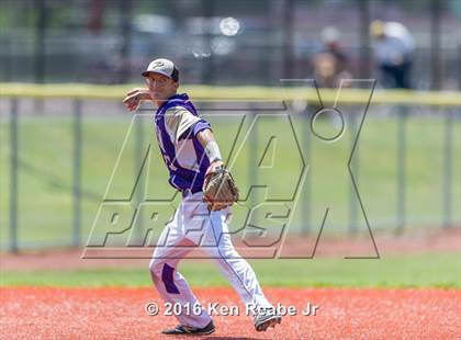 Thumbnail 2 in Hempfield Area vs. Plum (PIAA Class AAAA Quarterfinal) photogallery.