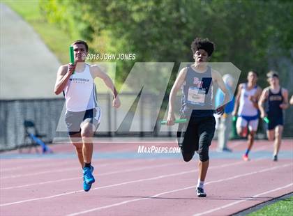 Thumbnail 3 in 2018 Loucks Games (Men's Frosh/Soph DMR) photogallery.