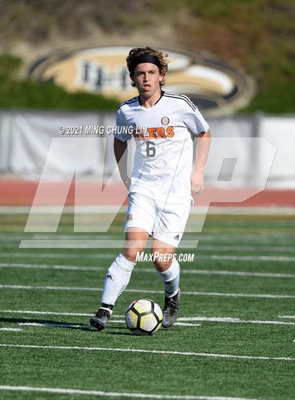 Thumbnail 3 in Huntington Beach vs. Tesoro (Hawks Invitational) photogallery.