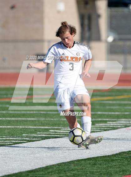 Thumbnail 3 in Huntington Beach vs. Tesoro (Hawks Invitational) photogallery.