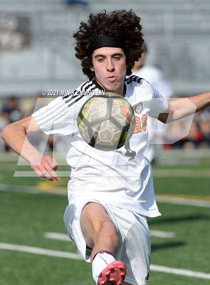 Thumbnail 3 in Huntington Beach vs. Tesoro (Hawks Invitational) photogallery.