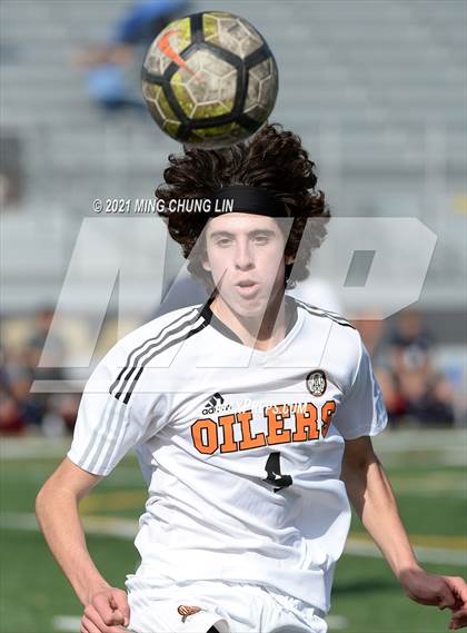 Thumbnail 2 in Huntington Beach vs. Tesoro (Hawks Invitational) photogallery.