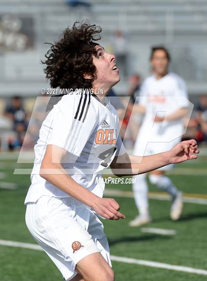 Thumbnail 2 in Huntington Beach vs. Tesoro (Hawks Invitational) photogallery.
