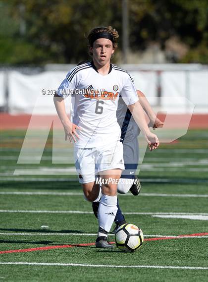 Thumbnail 1 in Huntington Beach vs. Tesoro (Hawks Invitational) photogallery.