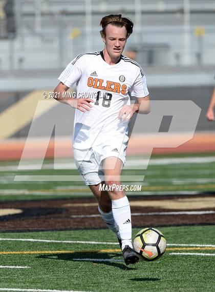 Thumbnail 2 in Huntington Beach vs. Tesoro (Hawks Invitational) photogallery.