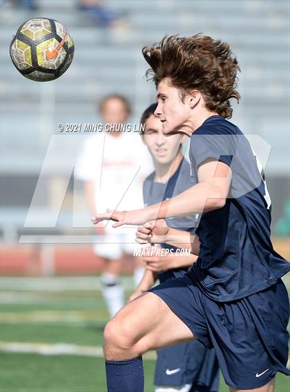 Thumbnail 3 in Huntington Beach vs. Tesoro (Hawks Invitational) photogallery.