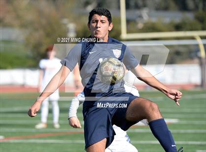 Thumbnail 2 in Huntington Beach vs. Tesoro (Hawks Invitational) photogallery.