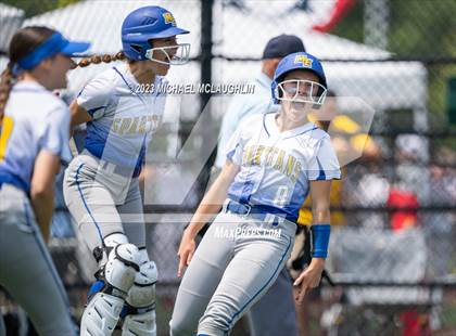 Thumbnail 2 in Maine-Endwell vs. Troy (NYSPHSAA A Final) photogallery.
