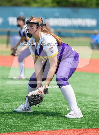 Thumbnail 3 in Maine-Endwell vs. Troy (NYSPHSAA A Final) photogallery.