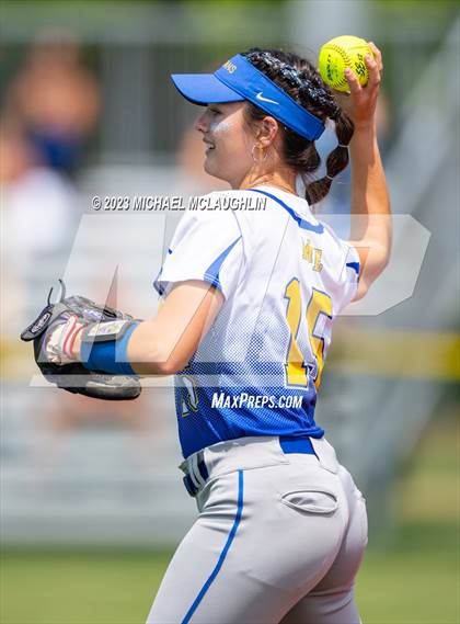 Thumbnail 1 in Maine-Endwell vs. Troy (NYSPHSAA A Final) photogallery.