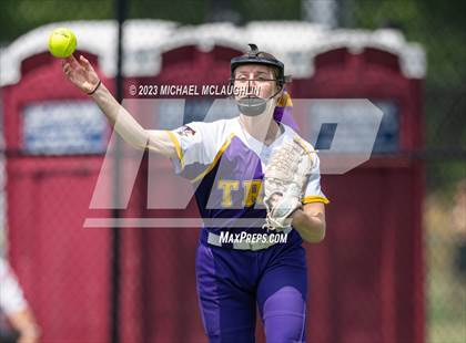 Thumbnail 3 in Maine-Endwell vs. Troy (NYSPHSAA A Final) photogallery.