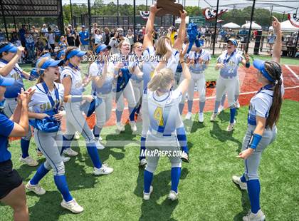 Thumbnail 1 in Maine-Endwell vs. Troy (NYSPHSAA A Final) photogallery.