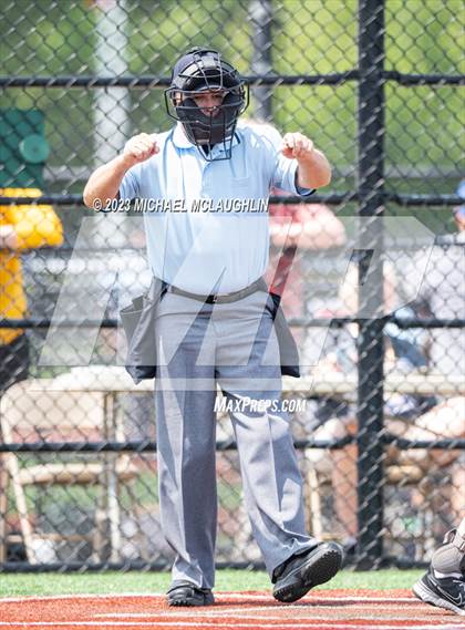 Thumbnail 1 in Maine-Endwell vs. Troy (NYSPHSAA A Final) photogallery.