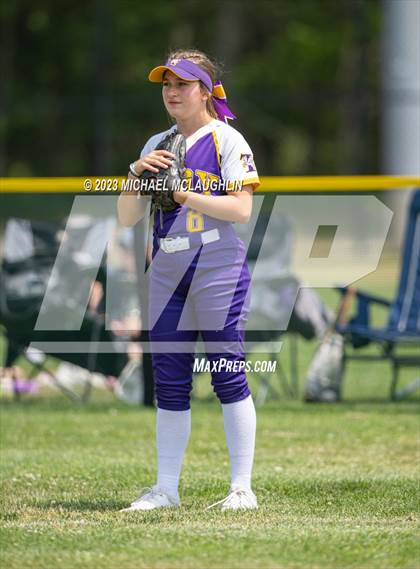 Thumbnail 1 in Maine-Endwell vs. Troy (NYSPHSAA A Final) photogallery.
