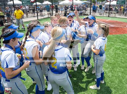 Thumbnail 3 in Maine-Endwell vs. Troy (NYSPHSAA A Final) photogallery.
