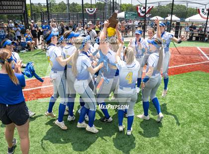 Thumbnail 2 in Maine-Endwell vs. Troy (NYSPHSAA A Final) photogallery.