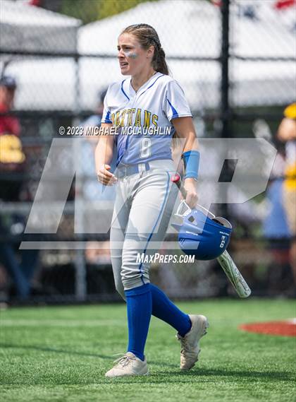 Thumbnail 3 in Maine-Endwell vs. Troy (NYSPHSAA A Final) photogallery.