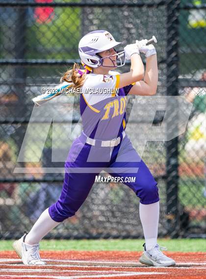Thumbnail 3 in Maine-Endwell vs. Troy (NYSPHSAA A Final) photogallery.