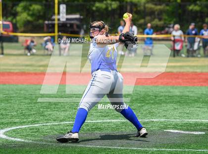 Thumbnail 1 in Maine-Endwell vs. Troy (NYSPHSAA A Final) photogallery.