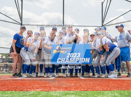 Thumbnail 2 in Maine-Endwell vs. Troy (NYSPHSAA A Final) photogallery.