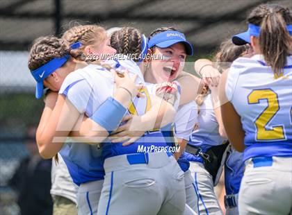 Thumbnail 2 in Maine-Endwell vs. Troy (NYSPHSAA A Final) photogallery.