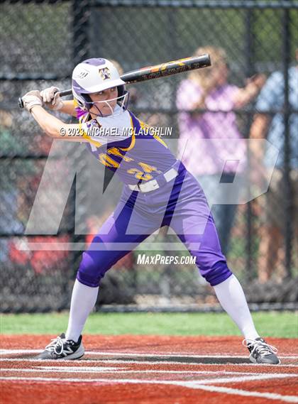 Thumbnail 2 in Maine-Endwell vs. Troy (NYSPHSAA A Final) photogallery.