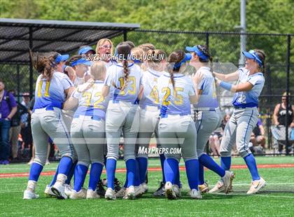 Thumbnail 1 in Maine-Endwell vs. Troy (NYSPHSAA A Final) photogallery.