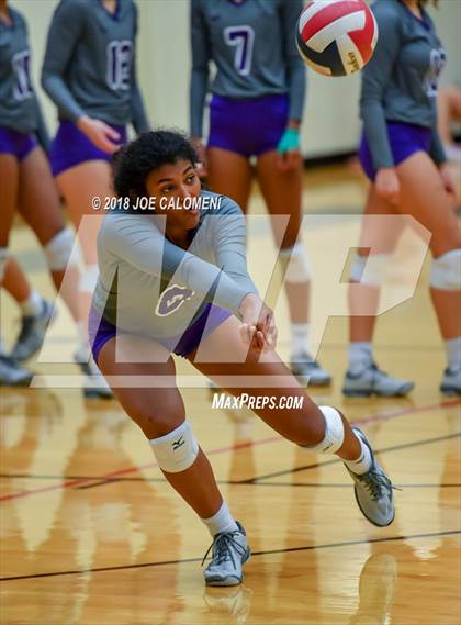 Thumbnail 2 in Churchill vs Warren (Class 6A Bidistrict) photogallery.