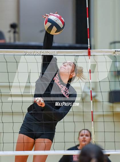 Thumbnail 2 in Churchill vs Warren (Class 6A Bidistrict) photogallery.