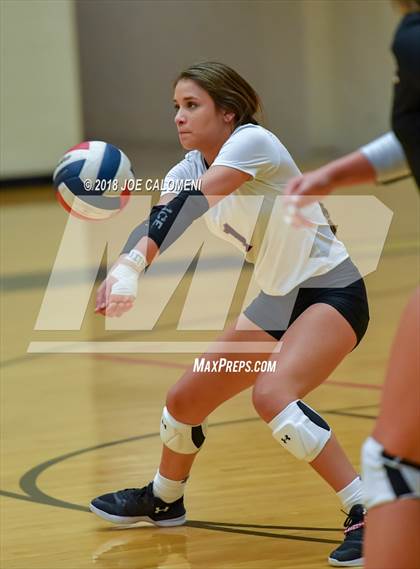 Thumbnail 3 in Churchill vs Warren (Class 6A Bidistrict) photogallery.