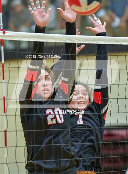 Thumbnail 2 in Churchill vs Warren (Class 6A Bidistrict) photogallery.