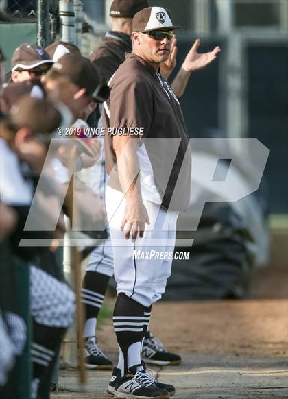 Thumbnail 2 in Chaminade @ Crespi photogallery.
