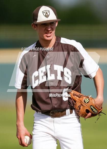 Thumbnail 2 in Chaminade @ Crespi photogallery.