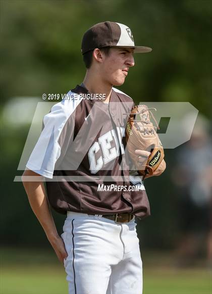 Thumbnail 2 in Chaminade @ Crespi photogallery.