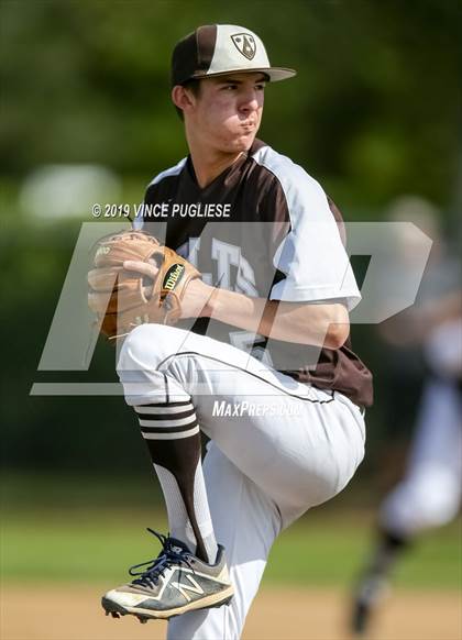 Thumbnail 3 in Chaminade @ Crespi photogallery.
