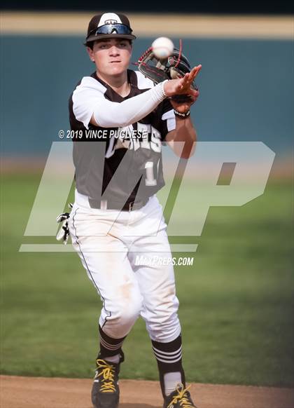 Thumbnail 1 in Chaminade @ Crespi photogallery.