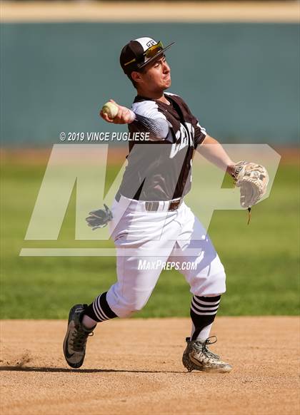 Thumbnail 2 in Chaminade @ Crespi photogallery.