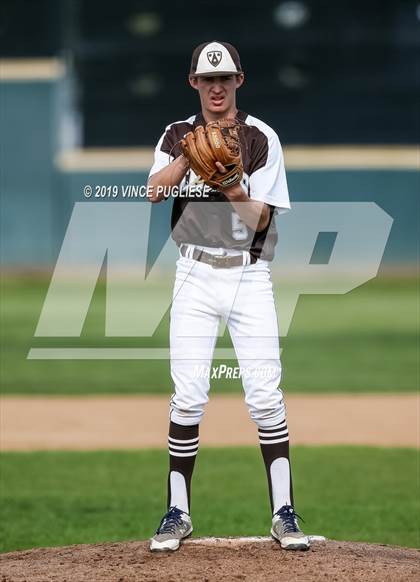 Thumbnail 3 in Chaminade @ Crespi photogallery.