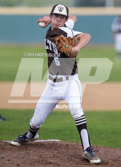 Thumbnail 3 in Chaminade @ Crespi photogallery.