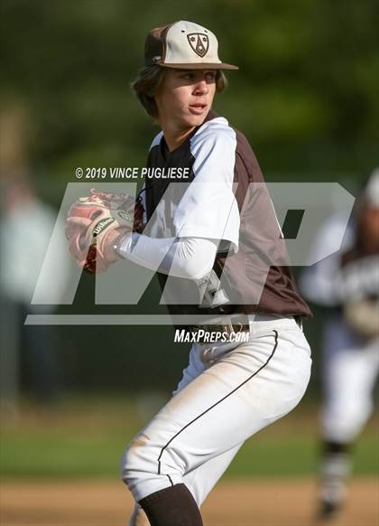 Thumbnail 2 in Chaminade @ Crespi photogallery.
