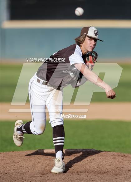 Thumbnail 2 in Chaminade @ Crespi photogallery.